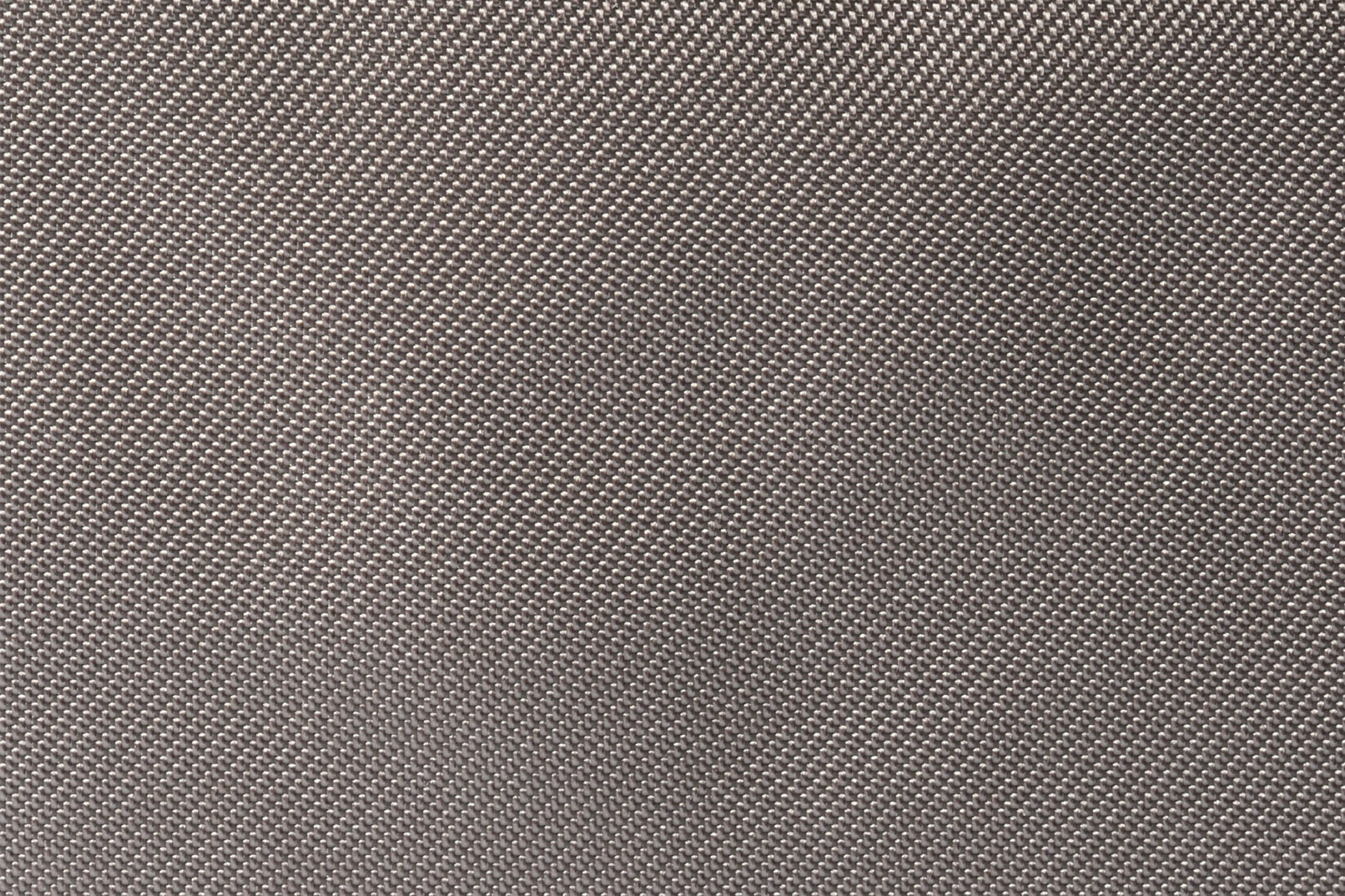 メイン素材に採用されたリサイクルナイロンの表面。